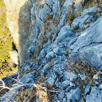 ボルト？あるから、ここからも登ってこれるのね。フリーは無理なのかな？無理なんだろうなあ～