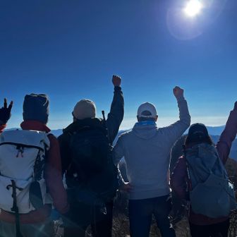 今回のメンバー
（ごめん違うスタイル✌️）

山頂にいた方にポチしてもらいました。