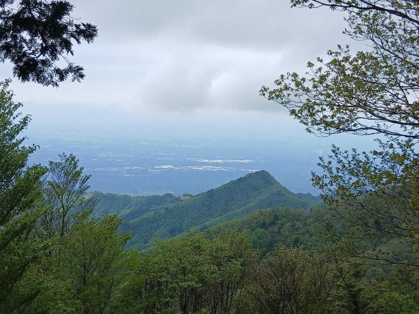 祖母山周回 | 九州脊梁の核心部。手付かずの森と百名山の頂を訪ねるの写真