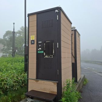 横手山に登る前に、渋峠ロマンスリフト近くのトイレへ
ここのトイレはとても綺麗でした！感謝