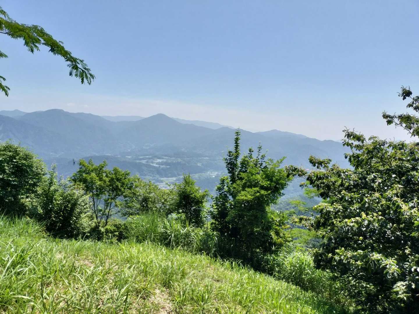 急登のご褒美😁
6合目からの景色

まだまだ続きます💦
