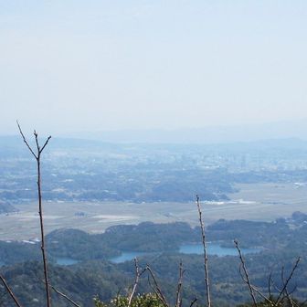 🦵東の峰　　　　　　　　　
👀霞む松江市街😅