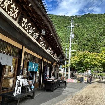帰りにここで、わさび蕎麦と長芋餅を頂きました
美味しかった