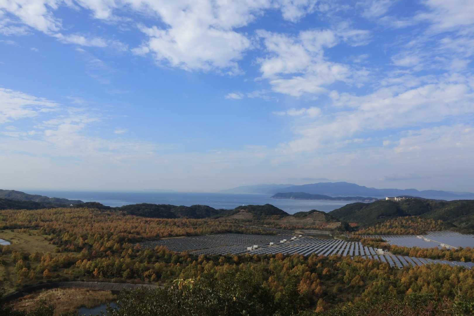 景色の前に、ソーラーパネルの多さにびっくりした🫢