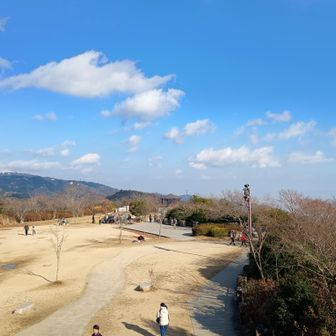 掬星台、結構賑わってます。カフェでBBQとかしてて、エエ匂いが漂ってくる。
