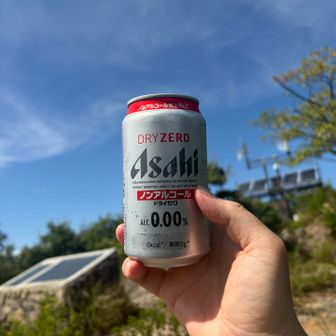胃が痛いくせに、ノンアル乾杯！