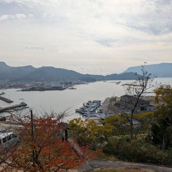 とてものどかな日。五剣山と屋島を臨みながら小登山。