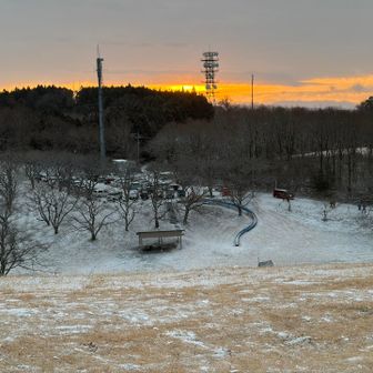 下山します奥の駐車スペースも満車か🈵