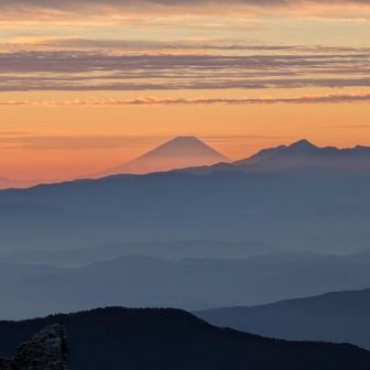 太陽も赤く染まってきました