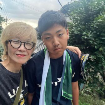 次男と、
えっ変顔してる！？