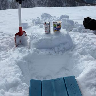 スコップ活躍🪏テーブル作って快適ランチ