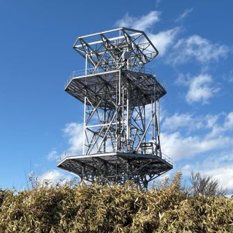 NTT丸岳無線中継塔    展望台かと思った