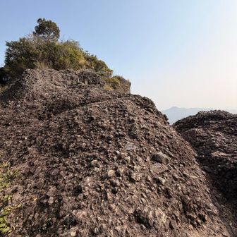 雌岩にも立ち寄る