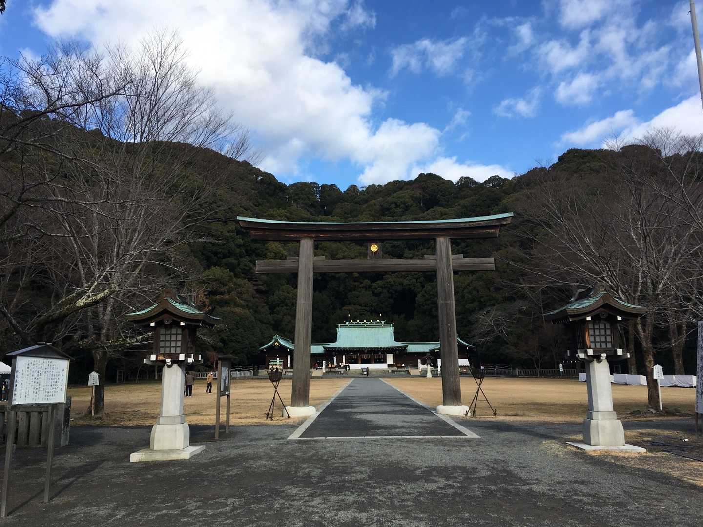 静岡縣護国神社 駐車場より