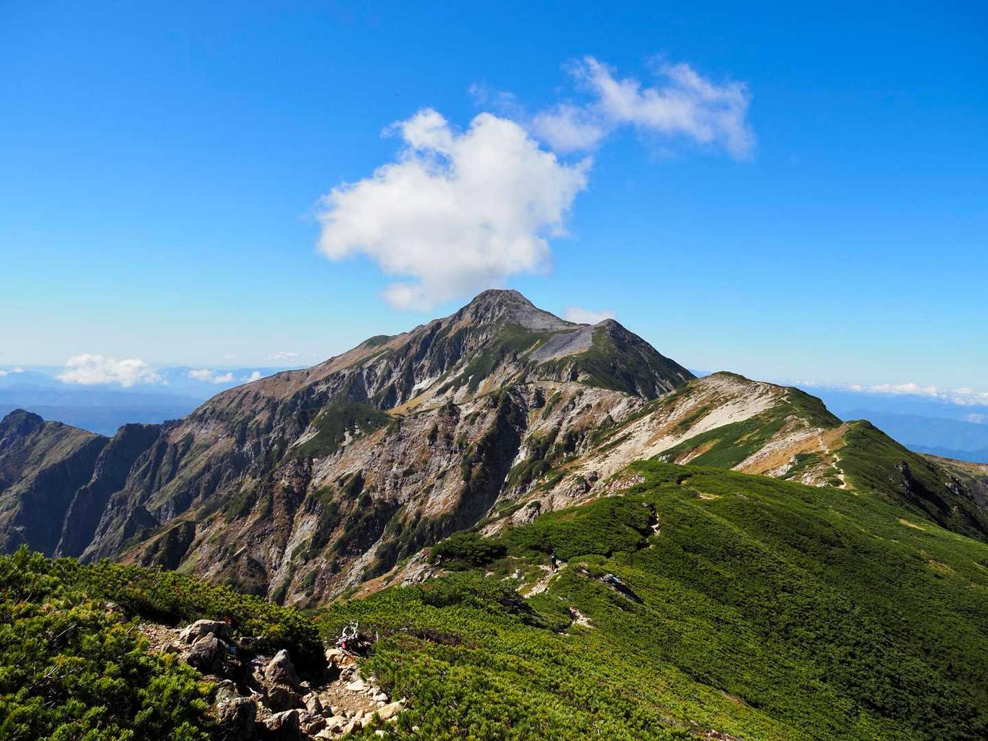 稜線から笠ヶ岳⛰️喜ぶにはまだ早い💦