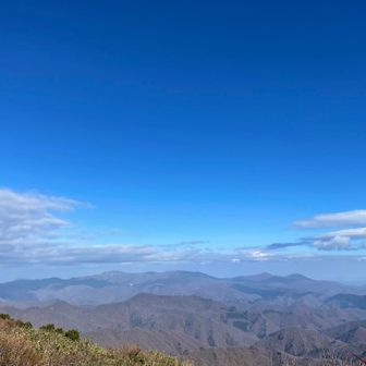 いつも泉ヶ岳側から見ていた
大東岳に今日はいるんです
不思議な感覚
山って色んな楽しみ方がある
