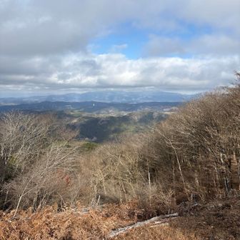 恵那山と右奥に空木岳。
ガスで見ずらい。残念😢