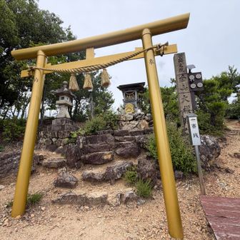 金の鳥居