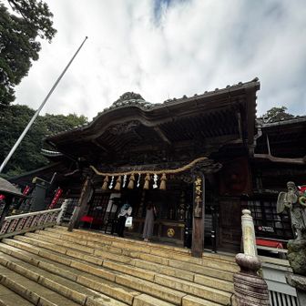 道が悪いので下山は薬王院へ