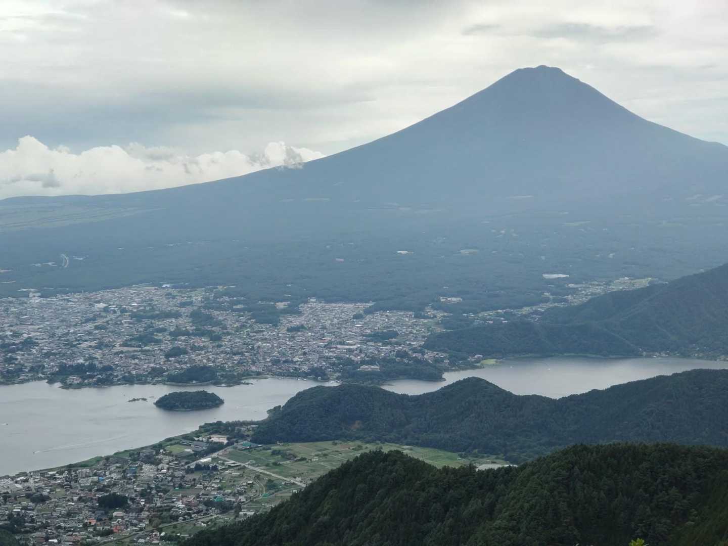 新道峠-破風山-すずらん峠-御坂黒岳-中沢山 縦走コースの写真