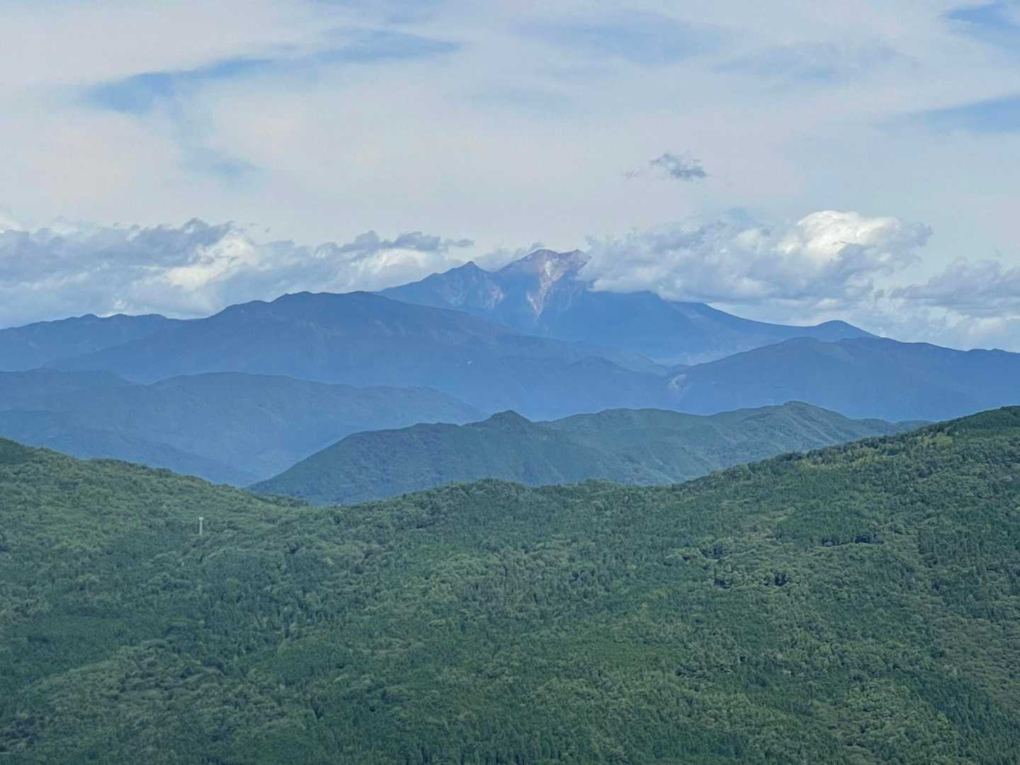 山頂から御嶽山🏔️
