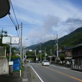 山梨の方は晴れているようだ。