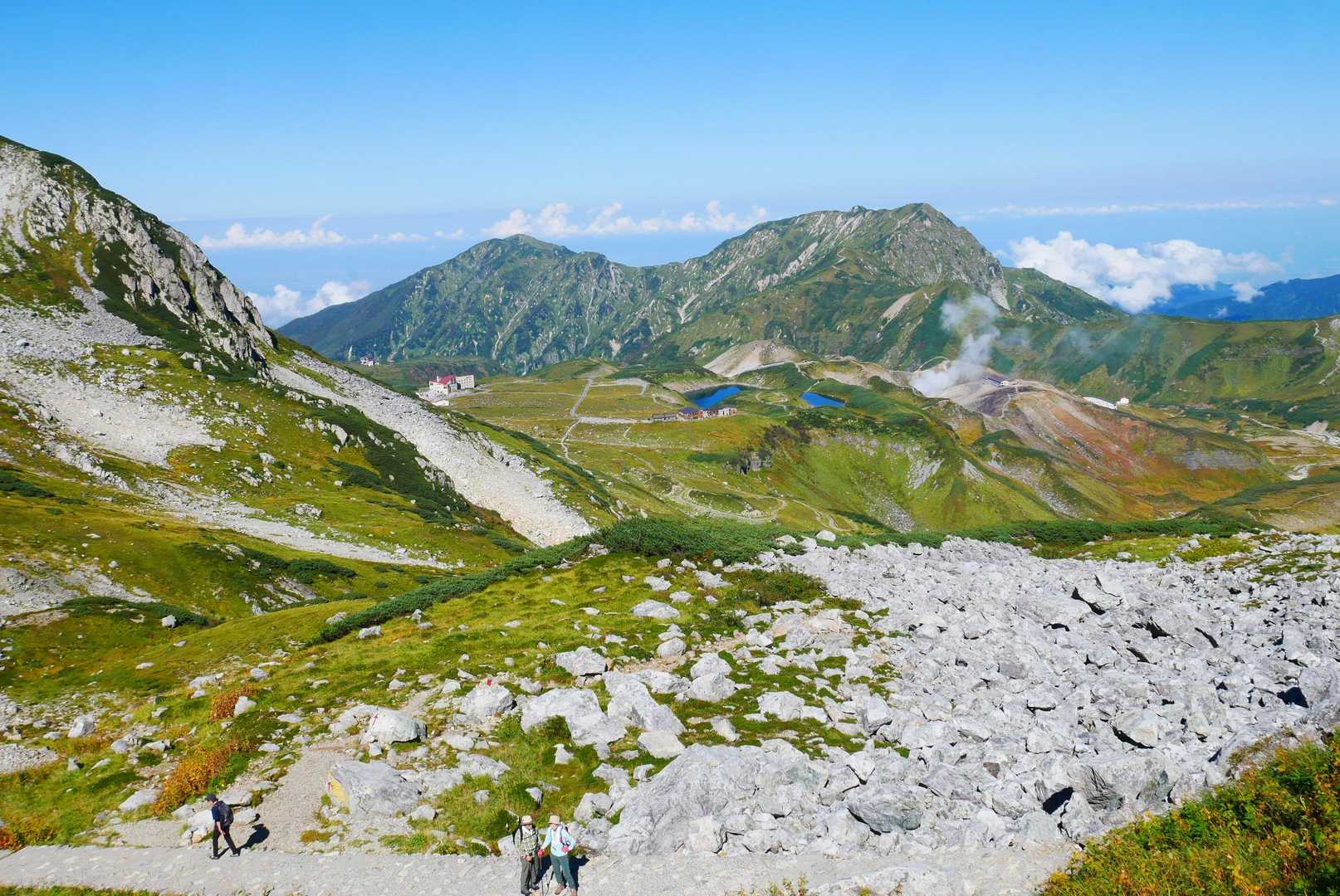 3000m峰三座と神域、黒部湖を見下ろす立山三峰周回の写真
