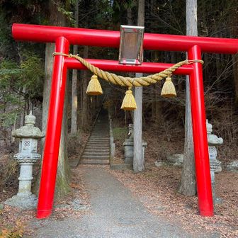 長い階段を上ります