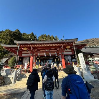 さて、下社にお詣りしましょう