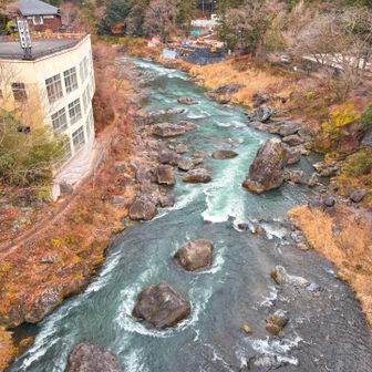 多摩川。幼い頃、多摩川の下流で毎日のように遊んでいたから上流であろうと多摩川好きです。