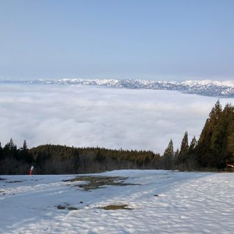 朝日連峰方面も雲海