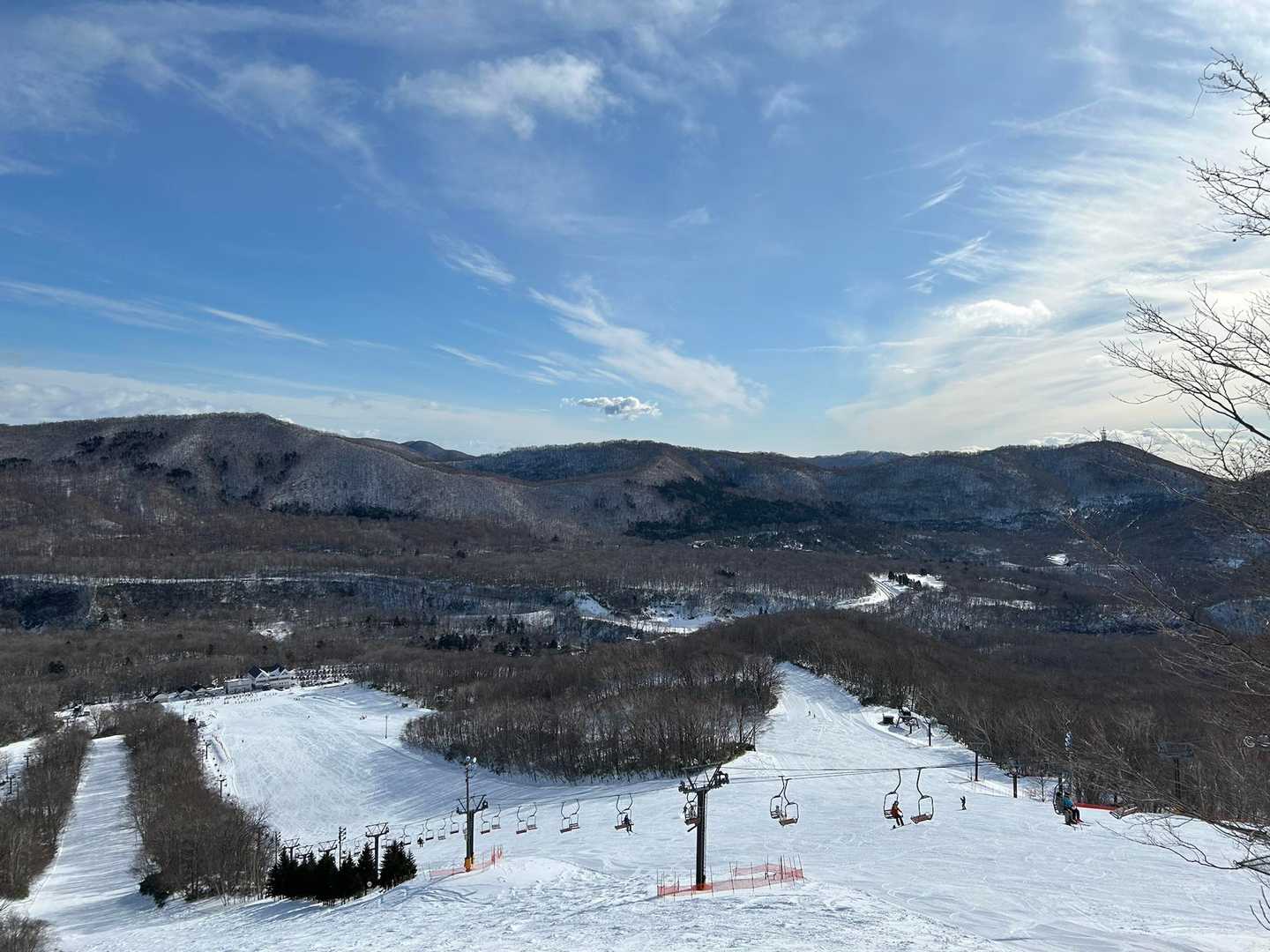 標高差150〜160メートル分位の登りを一回券300円で迷わず買いました😅
