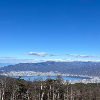 東峰から諏訪湖見えたー