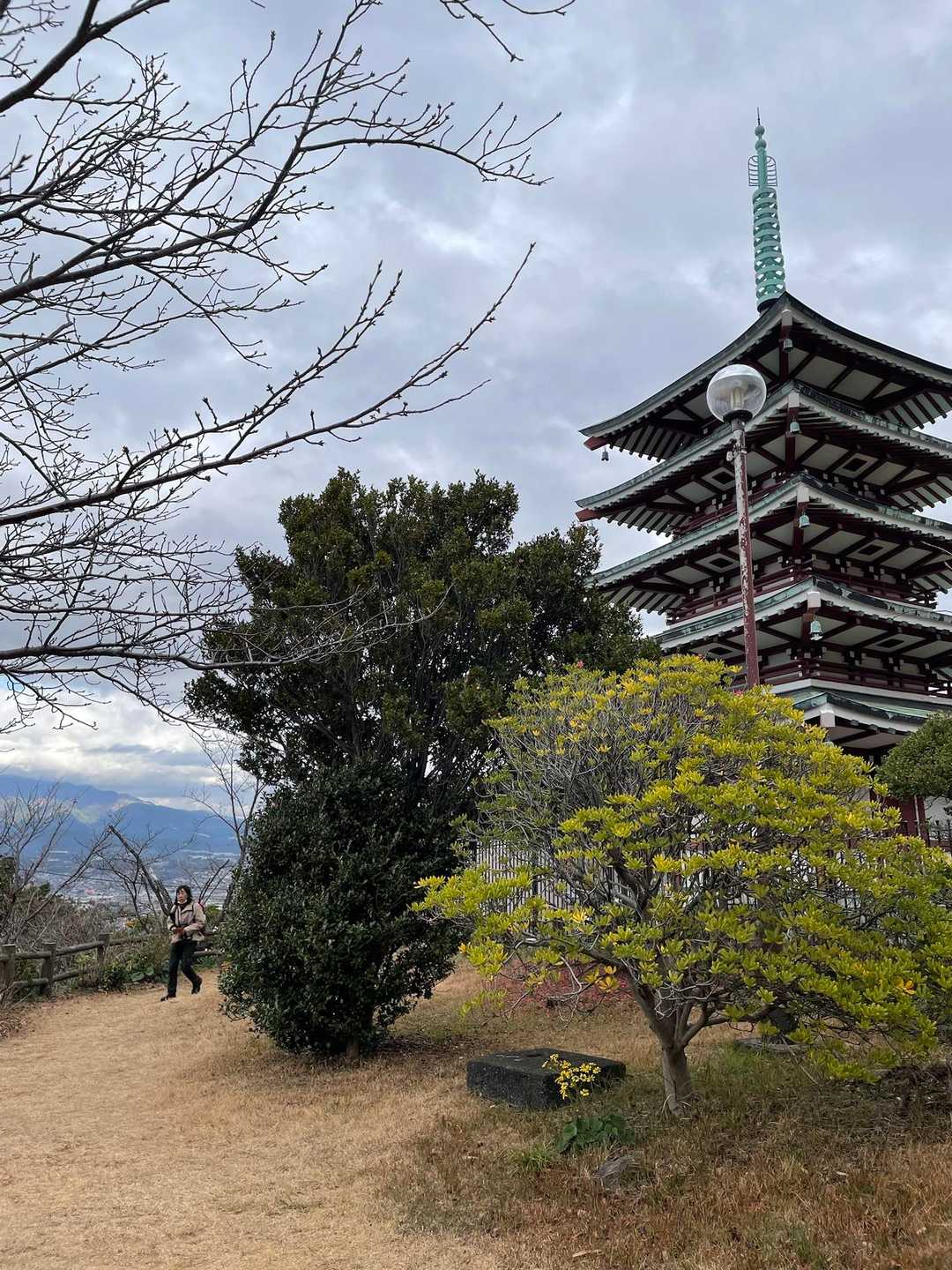 黒瀬バス停-香貫山-八重坂登り口-八重坂峠-横山-徳倉山- 縦走コースの写真