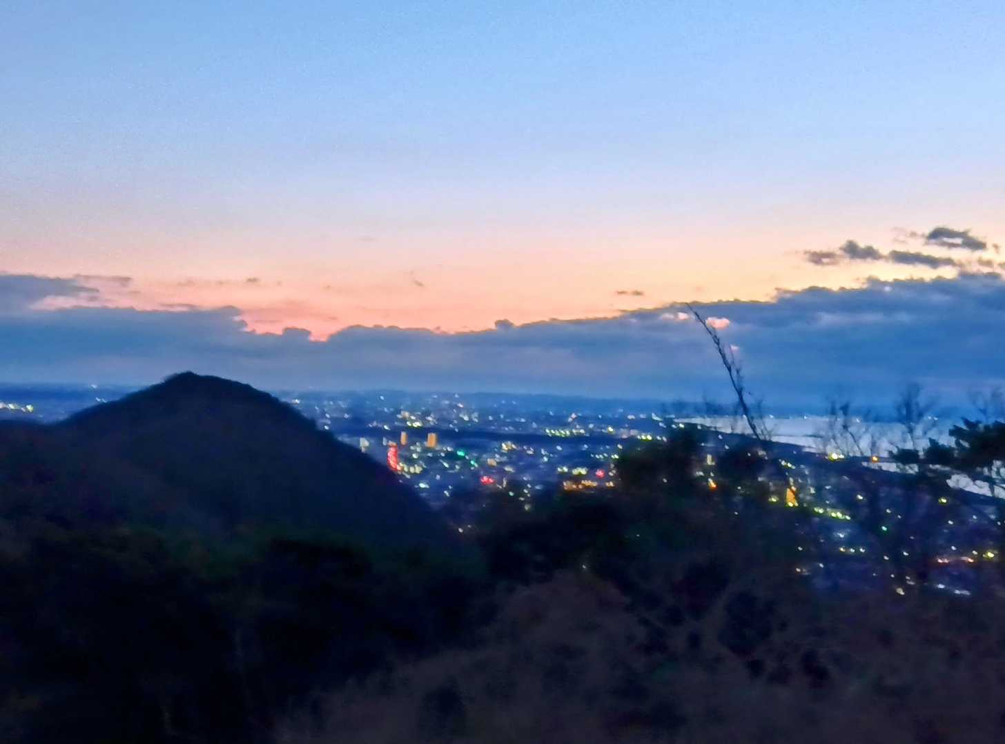 少しだけ夜景。こちらもとてもきれい。