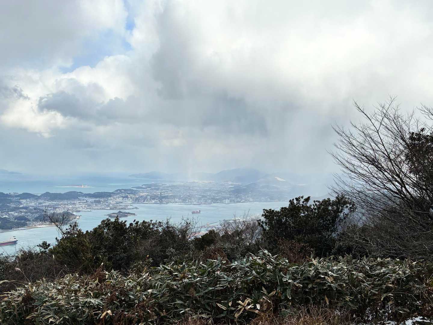 雪雲❄️ 降ってるなぁ〜⛄️