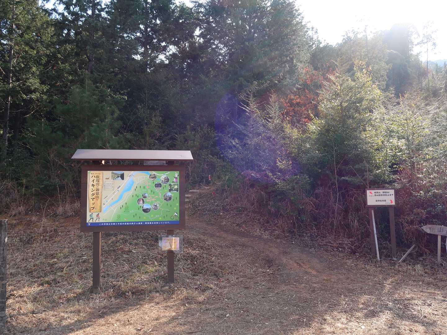 この登山口、以前は少し分かりにくかったのですが、見違えましたね！