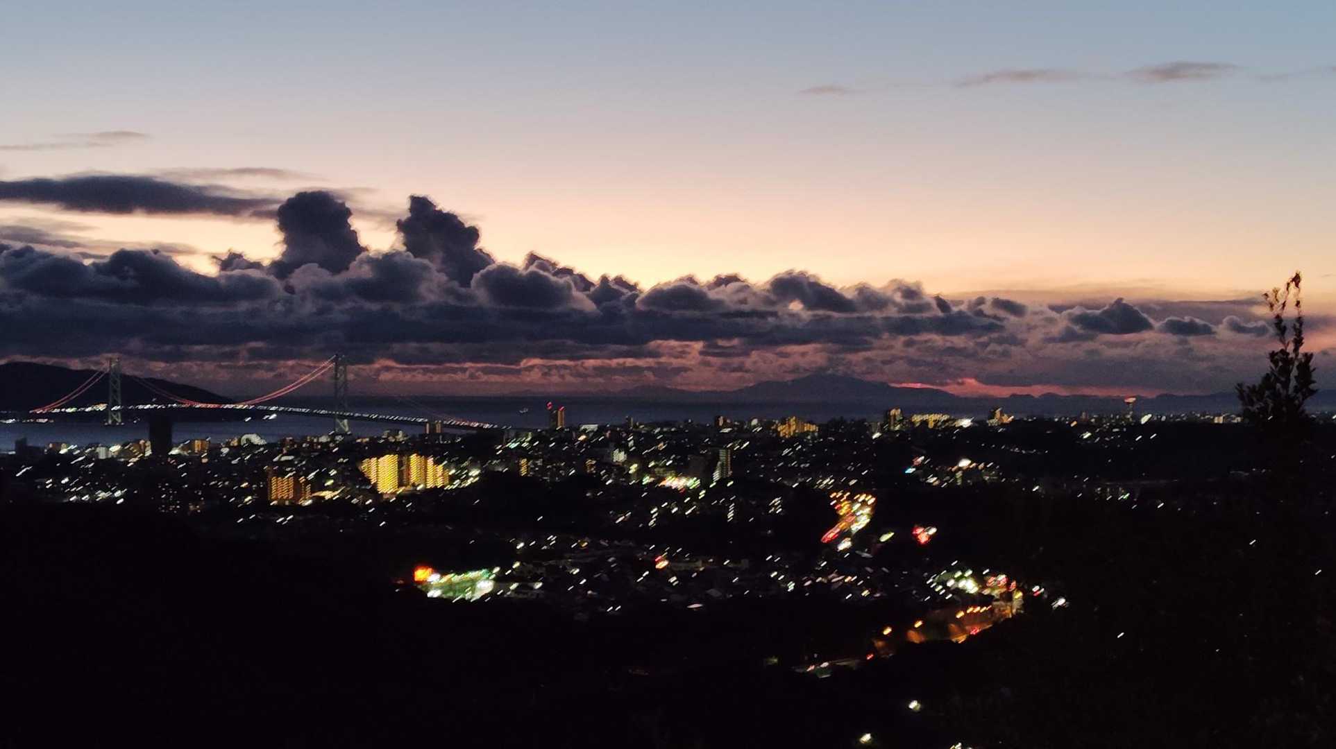 明石大橋と垂水あたり