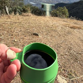 食後のコーヒー☕うま

みんなとおそろいのカップ登場