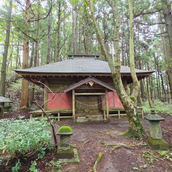 これが黒前神社かなと思ったけど本堂とは違うみたい。