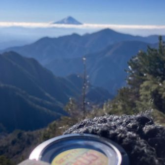 富士山見える場所確保して
暖かいので早めの食事にすることにした