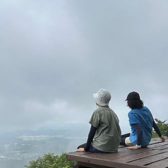 ジャンプ奉納の効果か、次第に雲が切れてきた