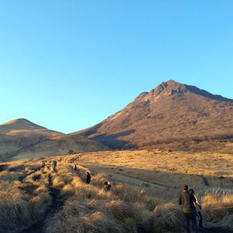 夕日と由布岳。
