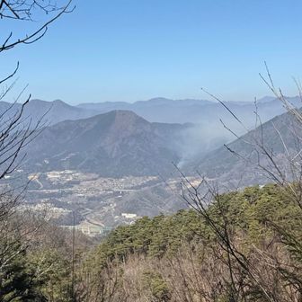 ここからも煙が上っている様子が見えます