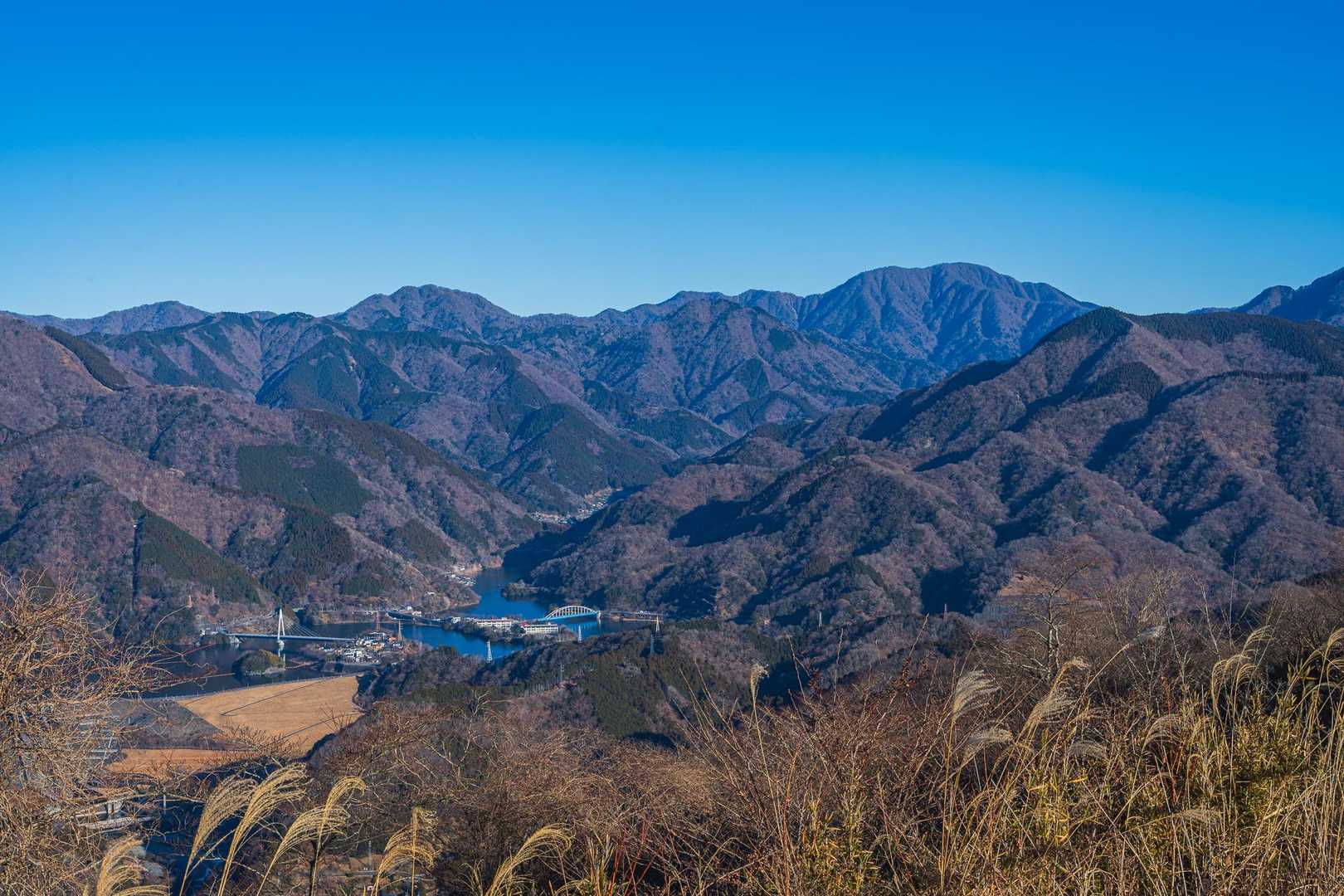 丹沢湖に大室山を見て癒されます😄