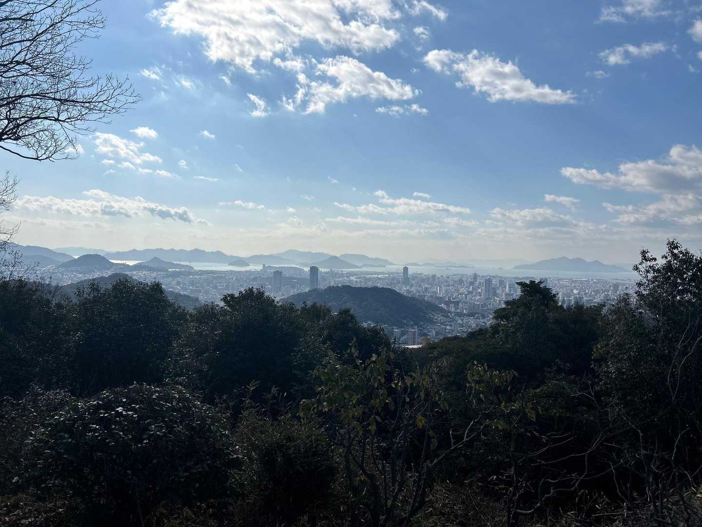 見立山-神田山-牛田山-尾長山-二葉山 縦走コースの写真