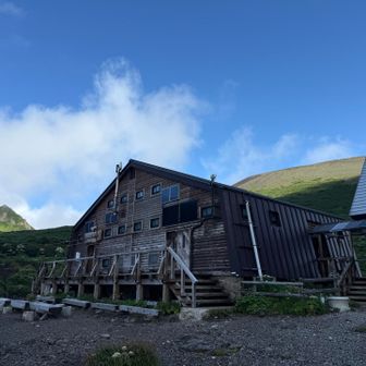 8合目小屋つきました