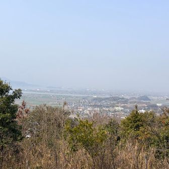 タンガメ西尾根展望所から、吉井川河口あたり