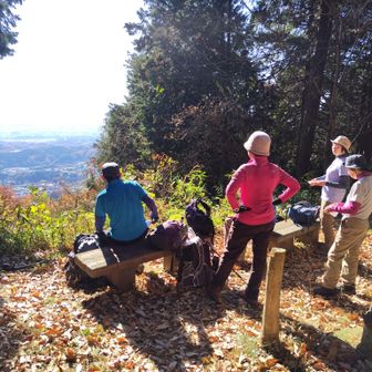 展望ベンチで休憩