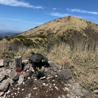 女岳から見た湧蓋山